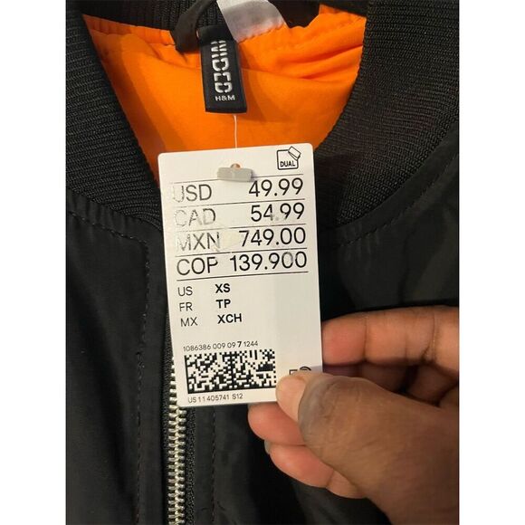 H&M Divided Women's Black Padded Oversized Bomber Jacket XS‎ NWT - Picture 7 of 11